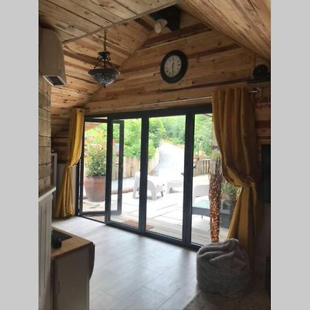 The Shed . A Cosy, Peaceful, 96% Recycled, Chalet. Swansea Exterior photo