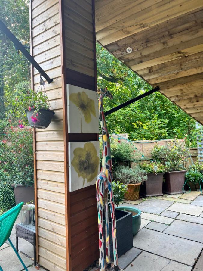 The Shed . A Cosy, Peaceful, 96% Recycled, Chalet. Swansea Exterior photo